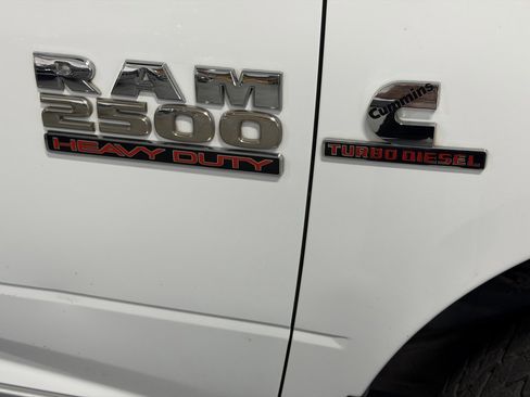 Used 2018 RAM 2500 Tradesman w/ Chrome Appearance Group AWD/4WD image 3