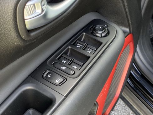 Used 2022 Jeep Renegade Trailhawk w/ Trailer Tow Group image 11