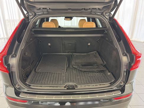 Used 2020 Volvo XC60 T5 Momentum w/ Protection Package Premier FWD image 33