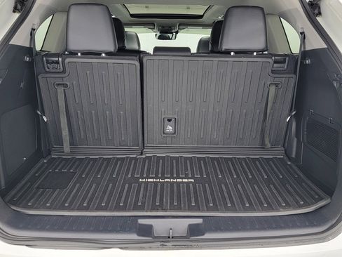 Certified 2022 Toyota Highlander Platinum image 33