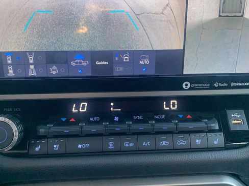 Used 2024 Toyota Tundra Limited image 8