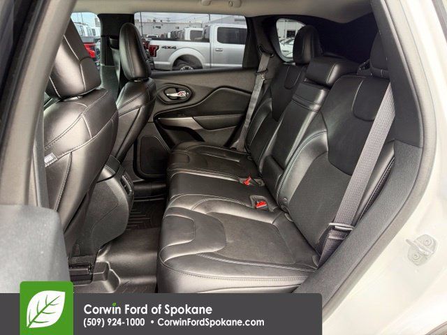 Used 2019 Jeep Cherokee Latitude Plus FWD image 11