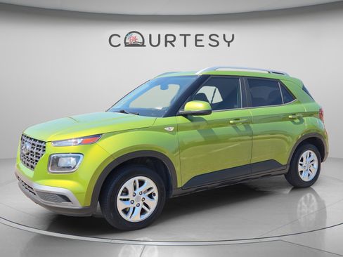 Used 2020 Hyundai Venue SEL FWD image 1
