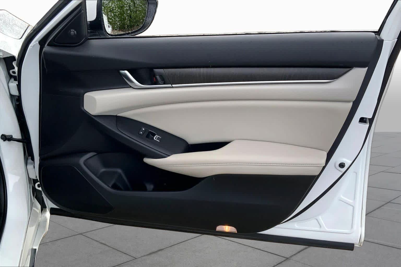 Used 2022 Honda Accord Touring image 21