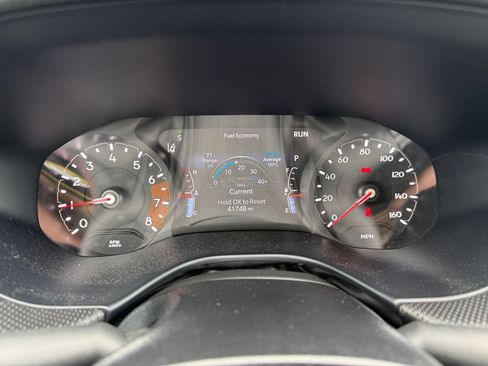 Used 2025 Jeep Compass Trailhawk w/ Trailer Tow Group AWD/4WD image 35