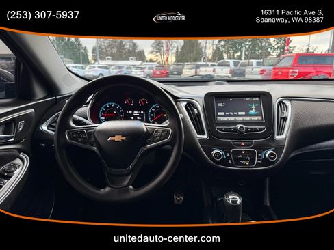 Used 2016 Chevrolet Malibu LT image 14