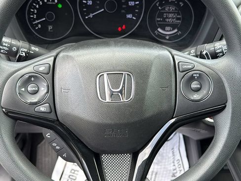 Used 2018 Honda HR-V EX image 11