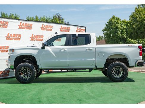 Used 2025 Chevrolet Silverado 1500 LT AWD/4WD image 25