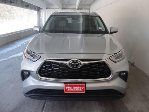 Used 2023 Toyota Highlander Limited image 23