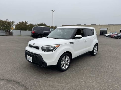 Used 2014 Kia Soul + image 4