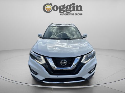 Used 2019 Nissan Rogue SV w/ Sun & Sound Touring Package image 9