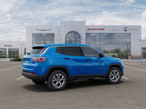Used 2025 Jeep Compass Sport AWD/4WD image 2
