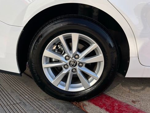 Used 2025 Toyota Camry LE image 9