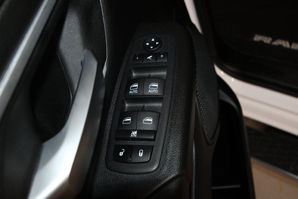 Used 2023 RAM 1500 Big Horn AWD/4WD image 4