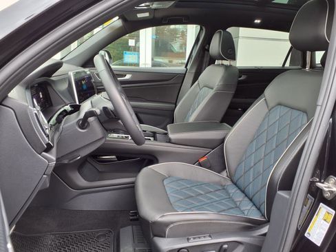 Used 2024 Volkswagen Atlas Cross Sport SEL Premium R-Line image 14