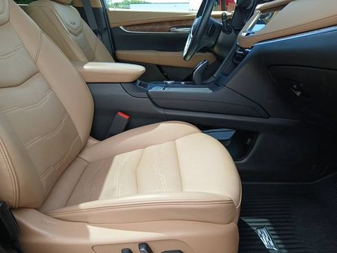 Certified 2024 Cadillac XT5 Premium Luxury w/ Platinum Package AWD/4WD image 12