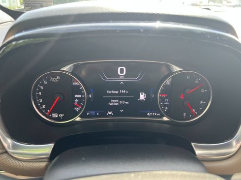 Used 2022 Chevrolet Traverse Premier AWD/4WD image 9