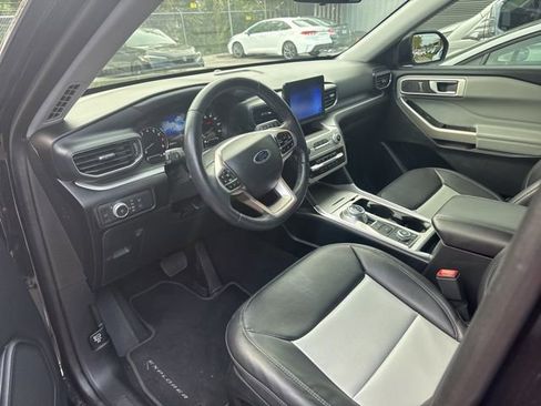 Used 2022 Ford Explorer XLT w/ Equipment Group 202A image 13