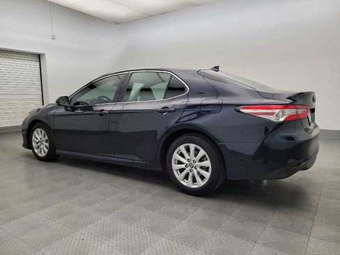 Used 2020 Toyota Camry LE image 3