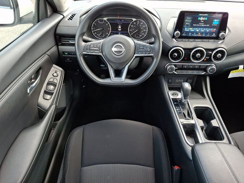 Certified 2025 Nissan Sentra SV FWD image 10