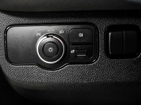 Used 2024 Mercedes-Benz Sprinter 2500 image 36