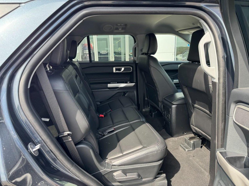 Used 2023 Ford Explorer XLT w/ Equipment Group 202A AWD/4WD image 13
