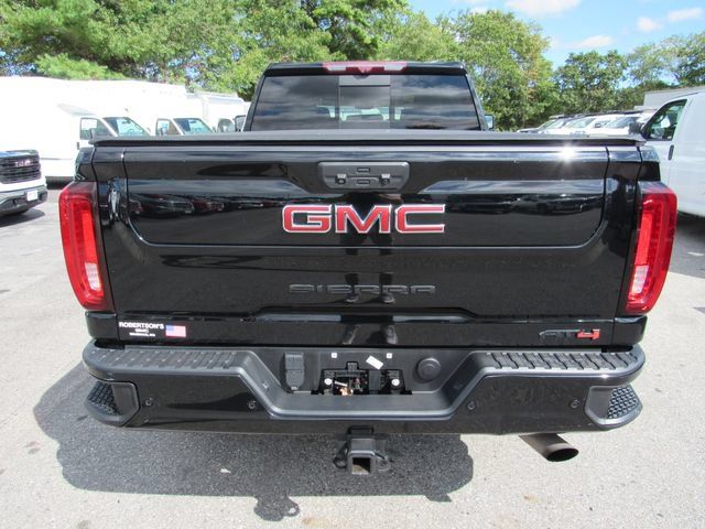 Used 2023 GMC Sierra 2500 AT4 w/ AT4 Premium Plus Package AWD/4WD image 4
