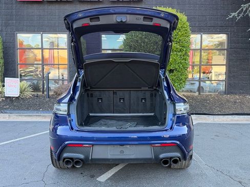 Used 2023 Porsche Macan Turbo image 17