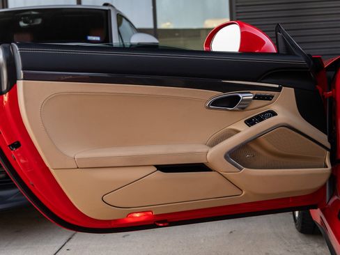 Certified 2019 Porsche 911 Targa 4S image 24