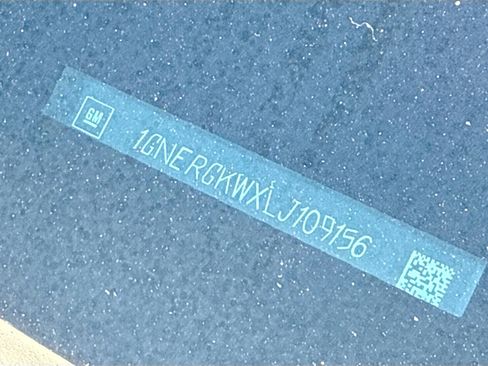 Used 2020 Chevrolet Traverse LT image 38