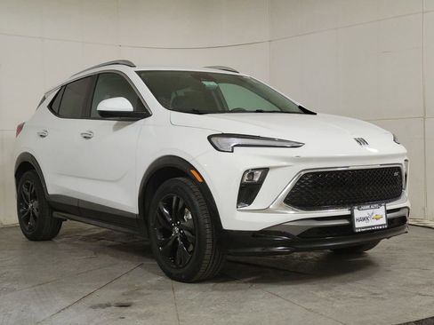 Used 2024 Buick Encore GX Sport Touring w/ Comfort Package image 9