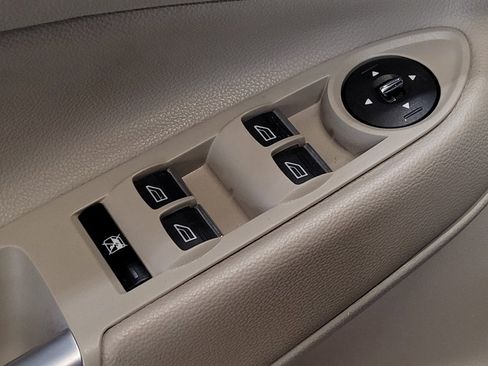 Used 2016 Ford Escape Titanium image 27