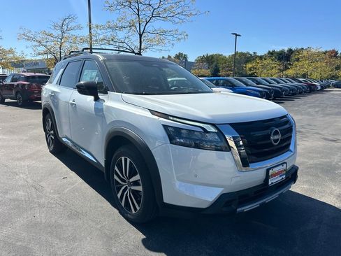 New 2025 Nissan Pathfinder Platinum w/ Cargo Package image 7