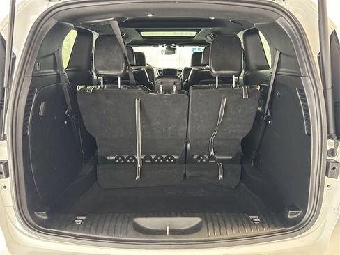Used 2025 Chrysler Pacifica Limited image 25