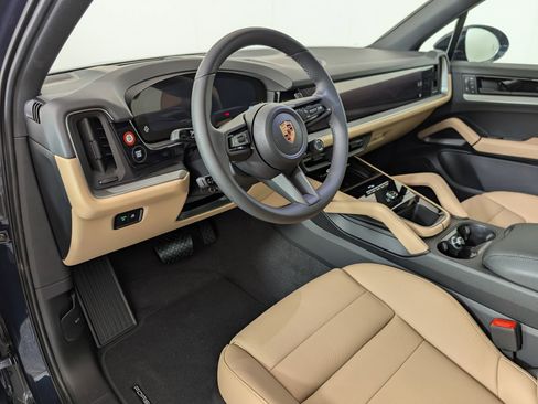 Used 2026 Porsche Cayenne image 4