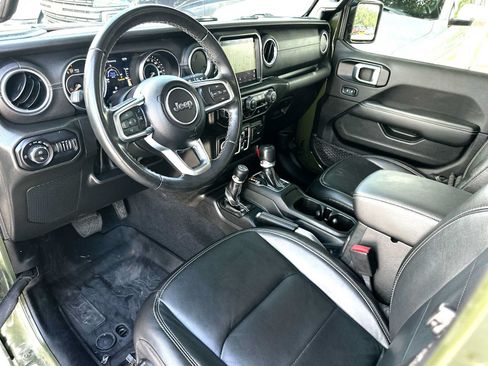 Used 2022 Jeep Gladiator Overland w/ Popular Equipment Package AWD/4WD image 18