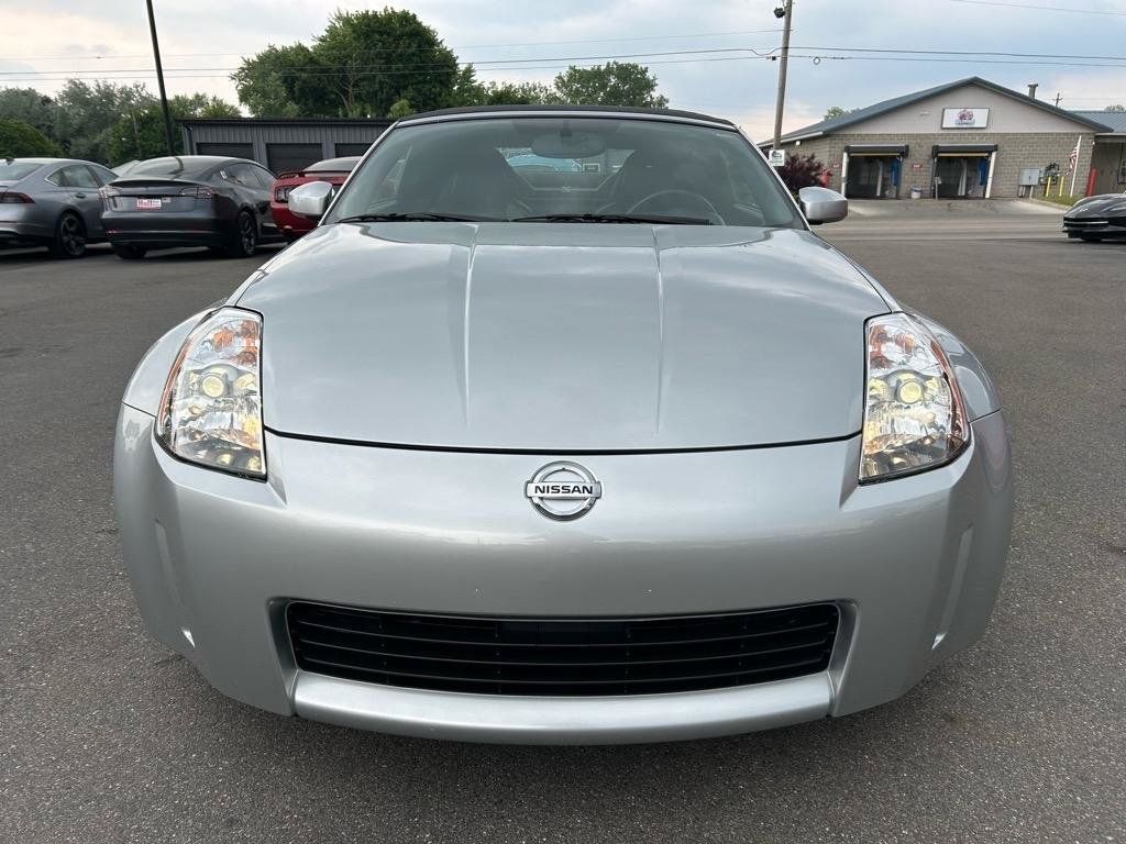 Used 2005 Nissan 350Z Touring RWD image 16
