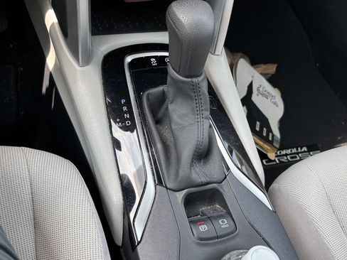 Certified 2022 Toyota Corolla Cross L FWD image 12