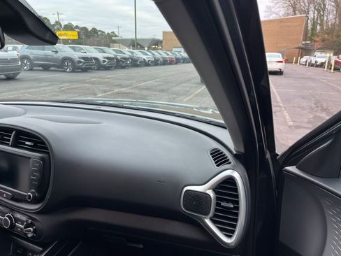 Used 2025 Kia Soul LX w/ LX Technology Package image 33