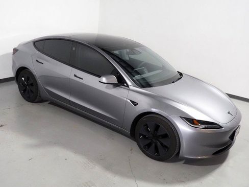 Used 2025 Tesla Model 3 Long Range image 13