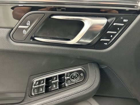 Used 2022 Porsche Macan S AWD/4WD image 11
