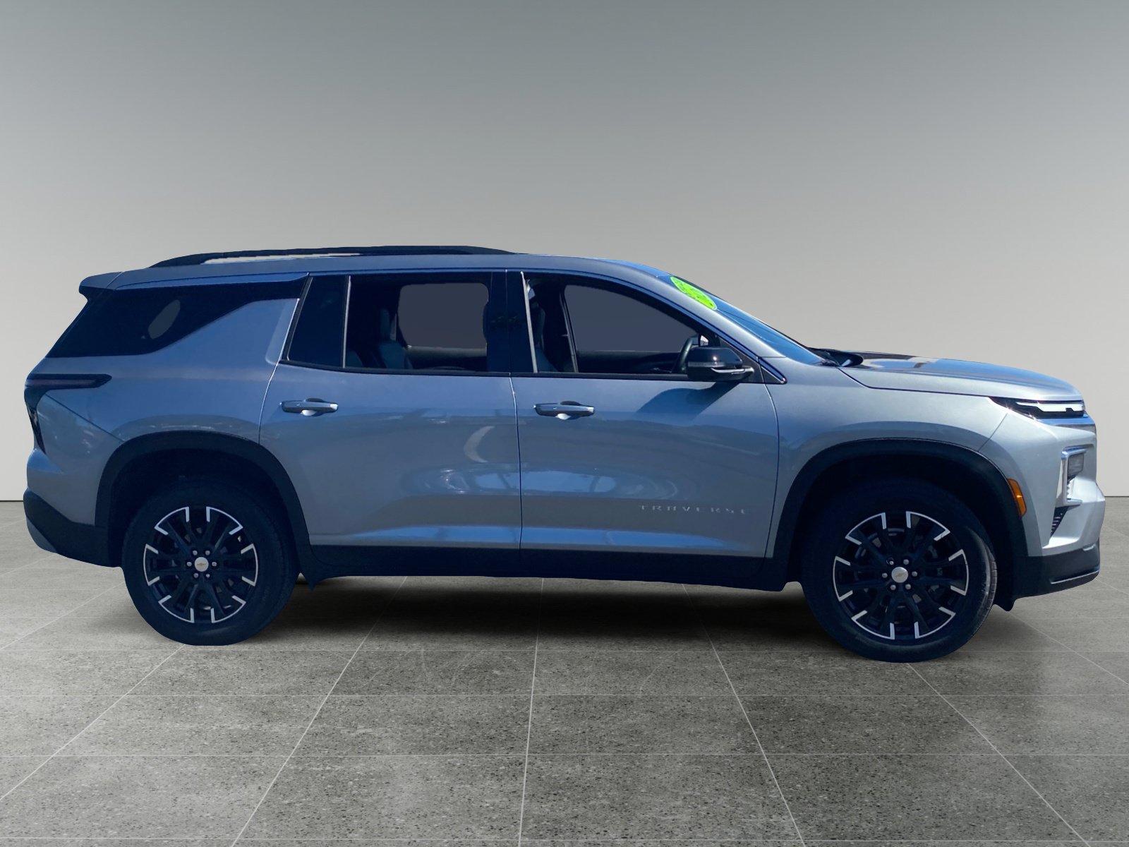 Used 2026 Chevrolet Traverse LT w/ Sun and Wheel Package FWD image 6