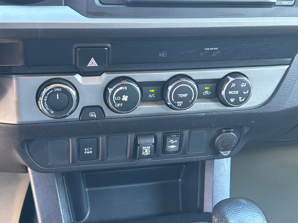 Used 2019 Toyota Tacoma SR5 AWD/4WD image 29