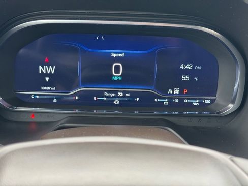 Used 2024 Chevrolet Tahoe Z71 w/ Luxury Package image 22