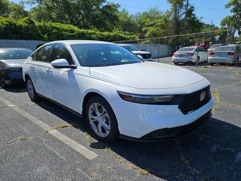 Certified 2025 Honda Accord LX image 5