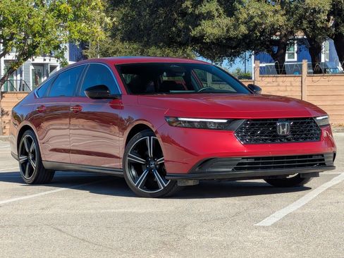 Used 2024 Honda Accord Sport image 2