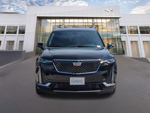 Used 2025 Cadillac XT6 Premium Luxury FWD image 2