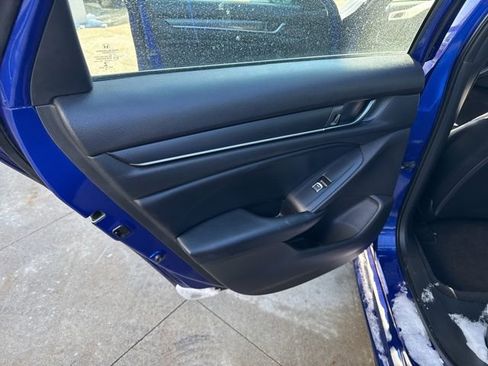 Used 2018 Honda Accord Sport image 25
