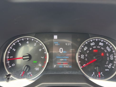 Used 2022 Toyota RAV4 XLE Premium FWD image 12