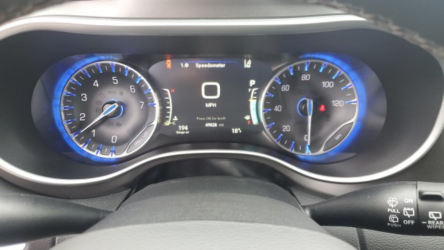 Used 2024 Chrysler Pacifica Touring-L FWD image 12